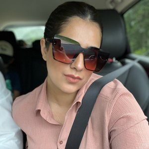 Meet your Posher, Afsa